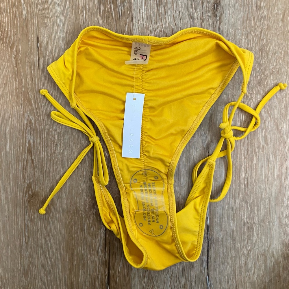 Yellow string Bikini - Picture 5 of 8
